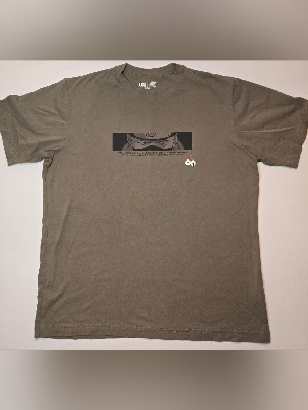 UNIQLO UT Naruto Kakashi Graphic T Shirt Men's L Olive Green 20th Anniversary